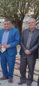 اهدا کتاب حکایت های شیرین پند آموز و تقدیم یک جلد به سردار حاج عوض شهابی فر در موردراز یاسوج